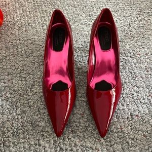 Red pumps